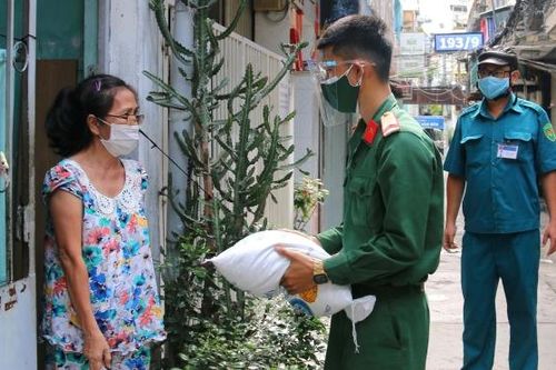 Hình ảnh: Thắm tình quân dân trong tâm dịch ở TP.Hồ Chí Minh