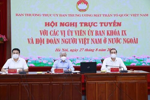 Lắng nghe ý kiến, kiến nghị của cộng đồng người Việt Nam ở nước ngoài