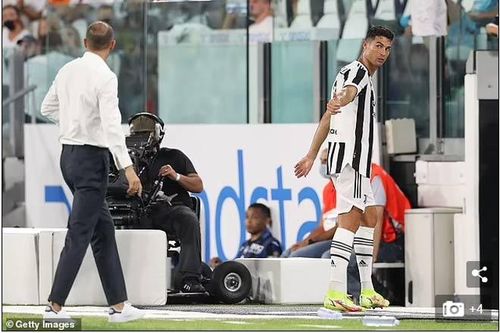 Ronaldo đã dọn tủ đồ ở sân Allianz, chuẩn bị sang Man City