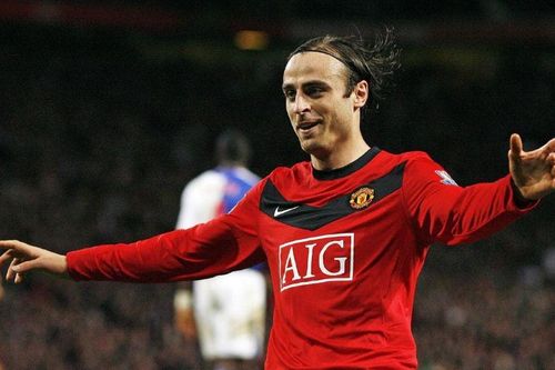 Berbatov cảnh báo Ronaldo nếu đến Man City