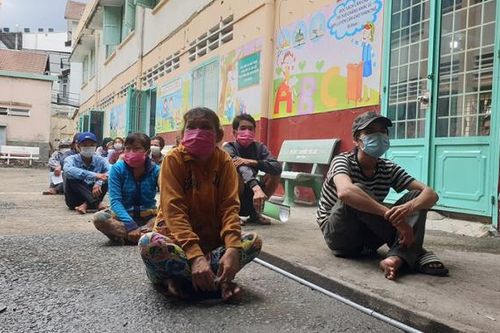Thủ tướng chỉ đạo thu dung người 'lang thang, cơ nhỡ' để xét nghiệm COVID-19