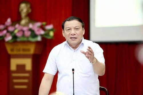 Ông Nguyễn Văn Hùng làm Chủ tịch Hội đồng xét tặng danh hiệu Nghệ nhân nhân dân, Nghệ nhân ưu tú