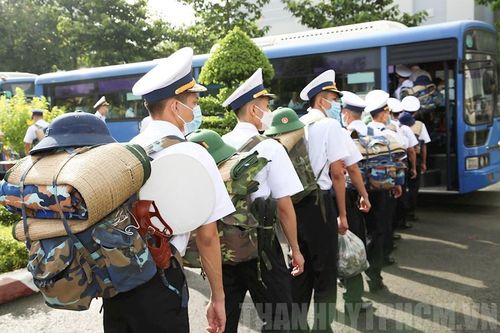 Quân y hải quân chi viện cho TP.HCM và các tỉnh phía Nam chống dịch