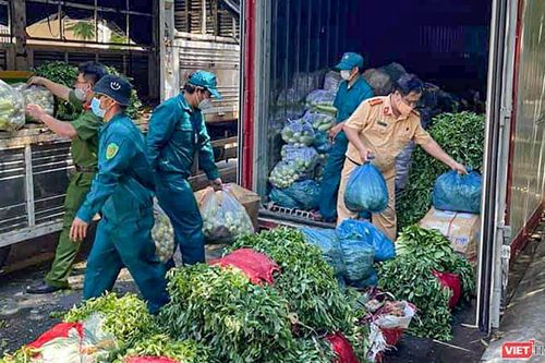 Công an Đà Nẵng đưa 30 điểm cung ứng thực phẩm cho người dân vào sáng ngày 28/8