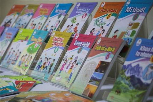 Đưa sách giáo khoa, dụng cụ học tập tại TPHCM vào nhóm hàng thiết yếu
