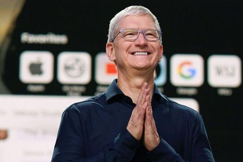 CEO Tim Cook nhận khoản tiền thưởng khổng lồ từ Apple