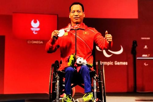 Paralympic Tokyo 2020: Đô cử Lê Văn Công giành huy chương bạc