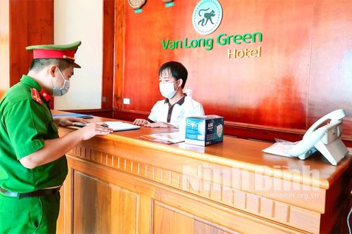 Siết chặt quản lý hoạt động xuất, nhập cảnh và cư trú của người nước ngoài trong bối cảnh dịch COVID-19