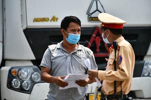 Bộ GTVT yêu cầu xử lý trách nhiệm vụ cấp trái phép giấy luồng xanh