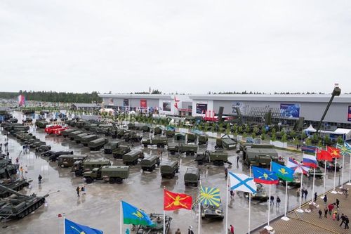 Vũ khi Nga bán chạy 'như tôm tươi' tại Army 2021