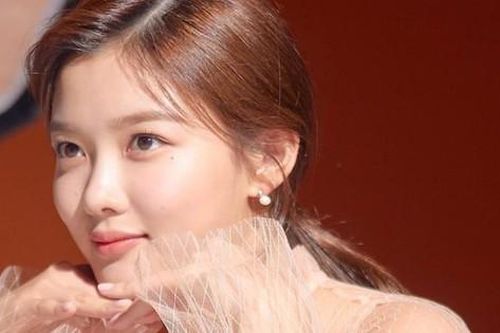 'Em gái quốc dân' Kim Yoo Jung giàu cỡ nào?