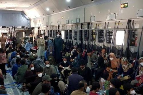 Hàng loạt nước phương Tây dừng chiến dịch sơ tán công dân khỏi Afghanistan
