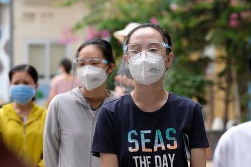 Hà Nội xét nghiệm 8.000 người dân ở 'điểm nóng' COVID-19 phường Giáp Bát
