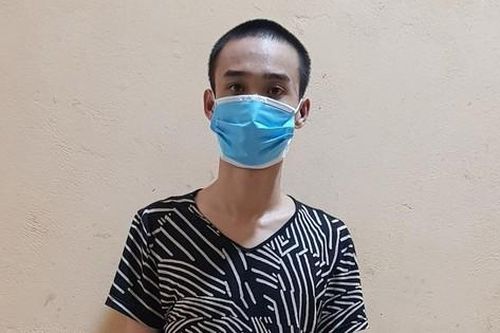 Bắt đối tượng tung liên hoàn quyền vào đầu cảnh sát