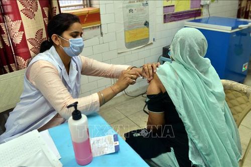 Ấn Độ lập kỷ lục tiêm hơn 10 triệu mũi vaccine trong 1 ngày