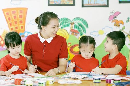Học phí mầm non, phổ thông xây dựng theo nguyên tắc chia sẻ giữa nhà nước và người học