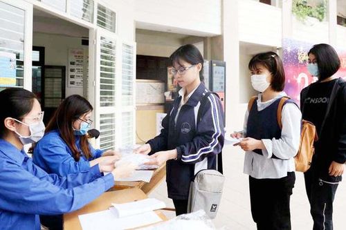 Mức trần học phí đại học năm học 2021-2022 từ 980.000 đến 1.430.000 đồng/sinh viên/tháng