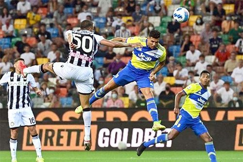 Ronaldo, Mbappe… 'náo loạn' giờ chót?