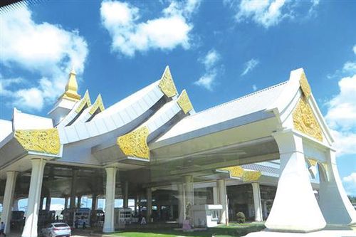 Tản mạn trên hành lang Đông-Tây