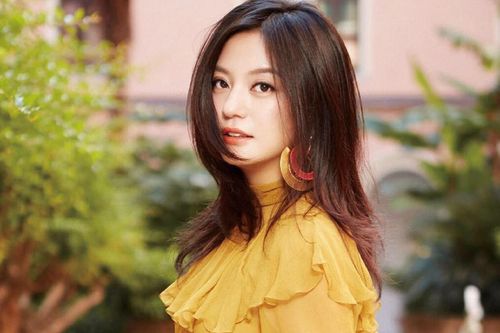 Triệu Vy: 'Thần tượng quốc dân' mất sự nghiệp sau một đêm, nguy cơ vướng lao lý