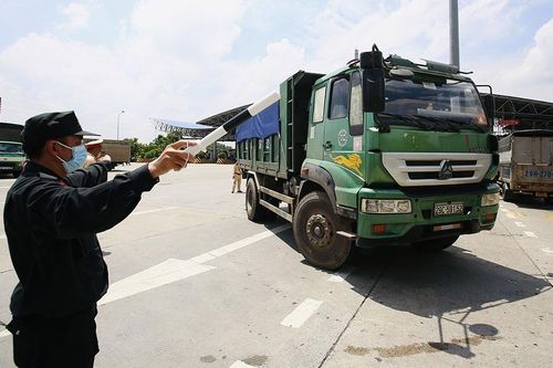 Bộ trưởng Giao thông Vận tải lên tiếng vụ công chức bán thẻ 'luồng xanh'
