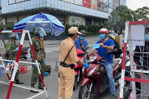 TP.HCM thay đổi một số quy định kiểm soát người đi đường từ 29/8