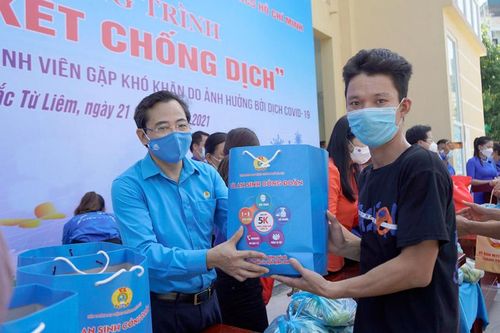 83.070 công nhân các khu công nghiệp và chế xuất Hà Nội đã được tiêm vắc xin phòng Covid-19