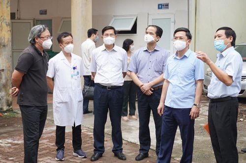Phó Chủ tịch UBND thành phố Hà Minh Hải kiểm tra một số bệnh viện