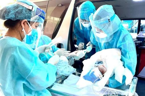 Ca mổ ngặt nghèo cứu sản phụ F0 và bé sơ sinh tại TP.HCM