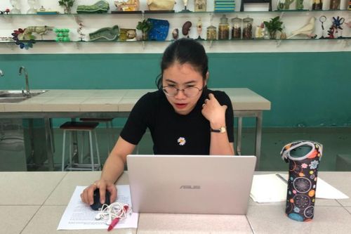 Giáo viên lập 'ATM điện thoại cũ' giúp học sinh có thiết bị học online