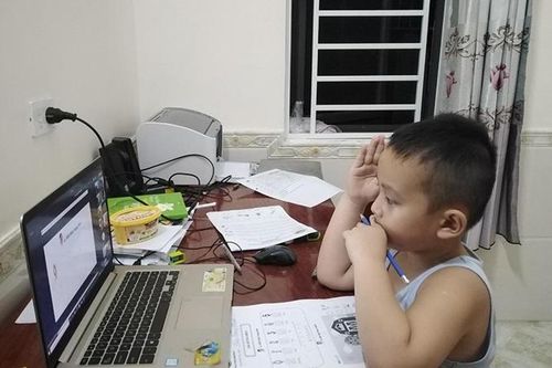 Dạy trực tuyến cho học sinh lớp 1