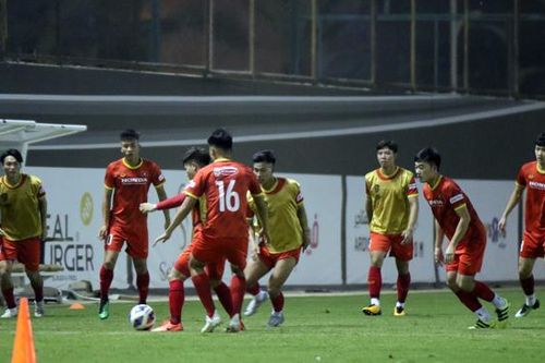 Đội tuyển Việt Nam 'bở hơi tai' dưới nhiệt độ 43 độ C