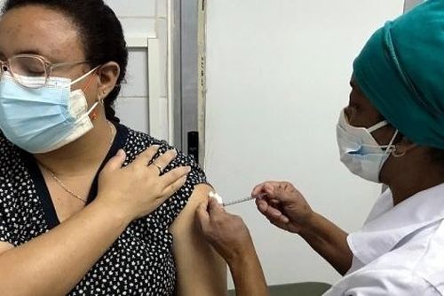 Cuba áp dụng tiêm chủng vaccine Covid-19 Sinopharm