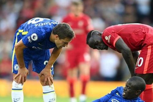 Chelsea và Liverpool nhận tin dữ sau trận hòa kịch tính