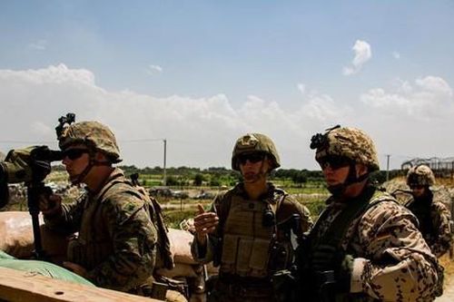 Nghi sắp có cuộc tấn công mới, Mỹ yêu cầu công dân tránh xa sân bay Kabul