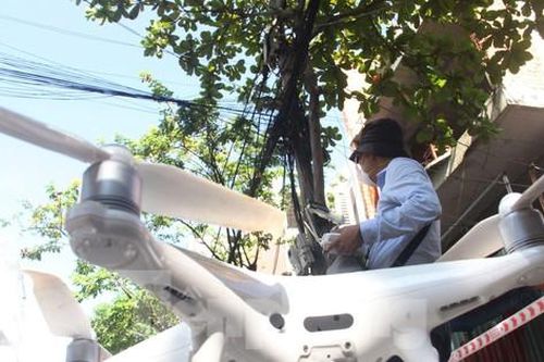 Đà Nẵng dùng flycam giám sát 'ai ở đâu ở yên đó'