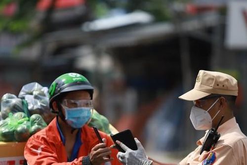 Cận cảnh Công an TPHCM kiểm tra 'di biến động dân cư'