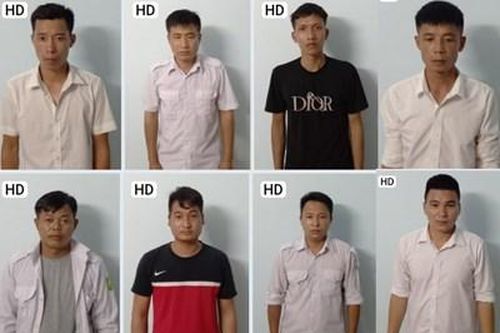 Bắt quả tang 8 đối tượng đánh xóc đĩa trên xe ô tô