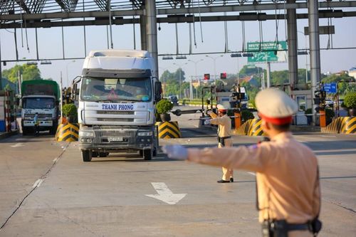 Đề nghị các tỉnh Gia Lai, Cà Mau gỡ khó cho phương tiện lưu thông