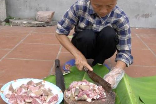 Dân tình ngán ngẩm trước khâu chọn nguyên liệu của bà Tân Vlog: Miếng thịt đen thâm nấu ra vẫn được khen