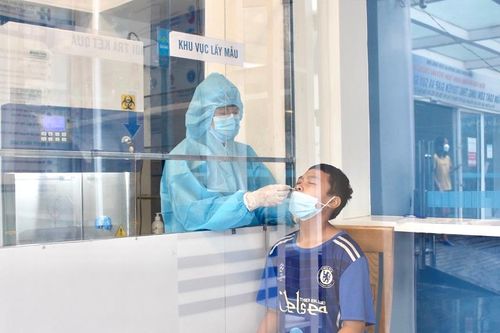 Bệnh viện Đa khoa Hưng Thịnh triển khai xét nghiệm test nhanh kháng nguyên SARS-CoV-2