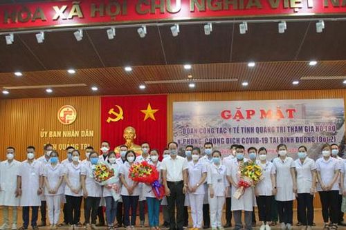 Quảng Trị điều thêm hàng chục cán bộ y tế vào miền Nam chống dịch