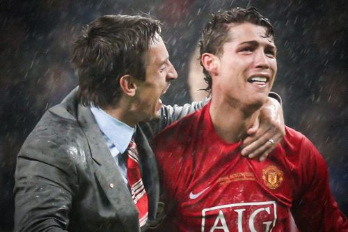 Neville dự đoán MU về thứ ba Premier League dù có Ronaldo
