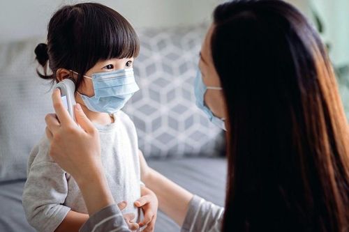 Chăm sóc trẻ mắc Covid-19 tại nhà như thế nào?