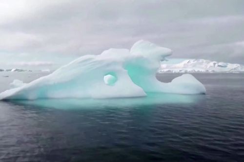 Mưa rơi lần đầu trên đỉnh băng Greenland