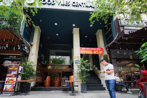 Savill: Chủ khách sạn nhỏ đang tìm lối thoát