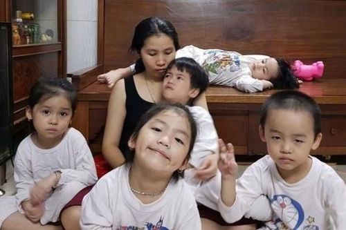 Gia đình sinh 5 đầu tiên ở Việt Nam vượt qua Covid-19