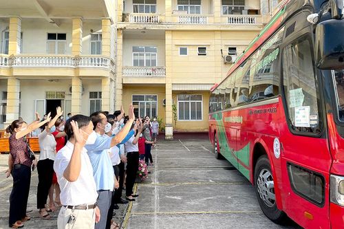 'Chiến sĩ áo trắng' khắp Bắc – Trung – Nam khẩn trương lên đường chống dịch