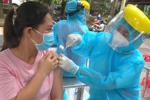 Vĩnh Long tiêm vaccine lưu động cho công nhân khu công nghiệp