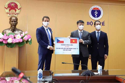 Việt Nam tiếp nhận hơn 250.000 liều vaccine Covid-19 do Cộng hòa Séc trao tặng